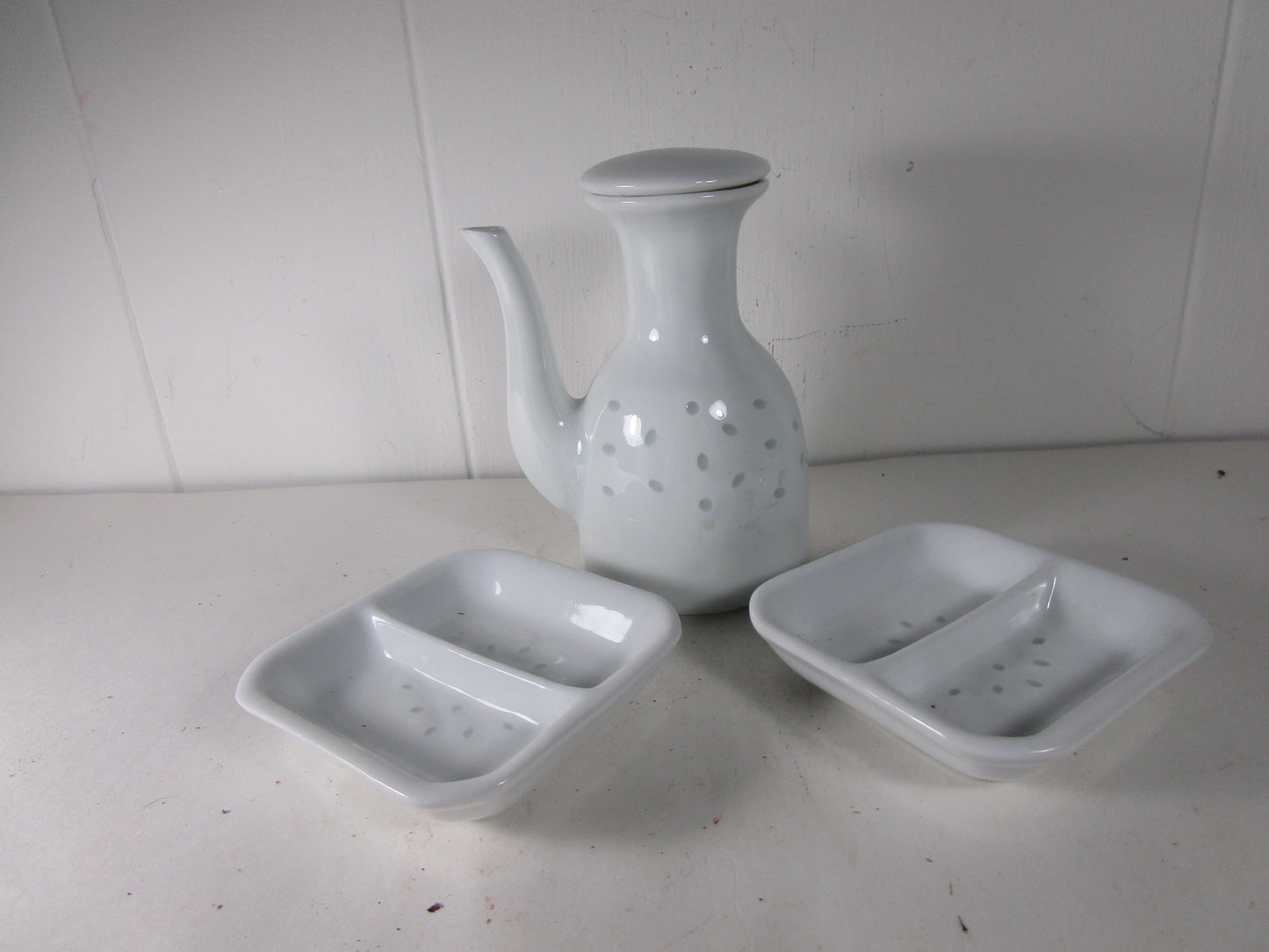 Chinese Rice Eye  White  Soy Sauce Bottle 2 sectional dipping bowls