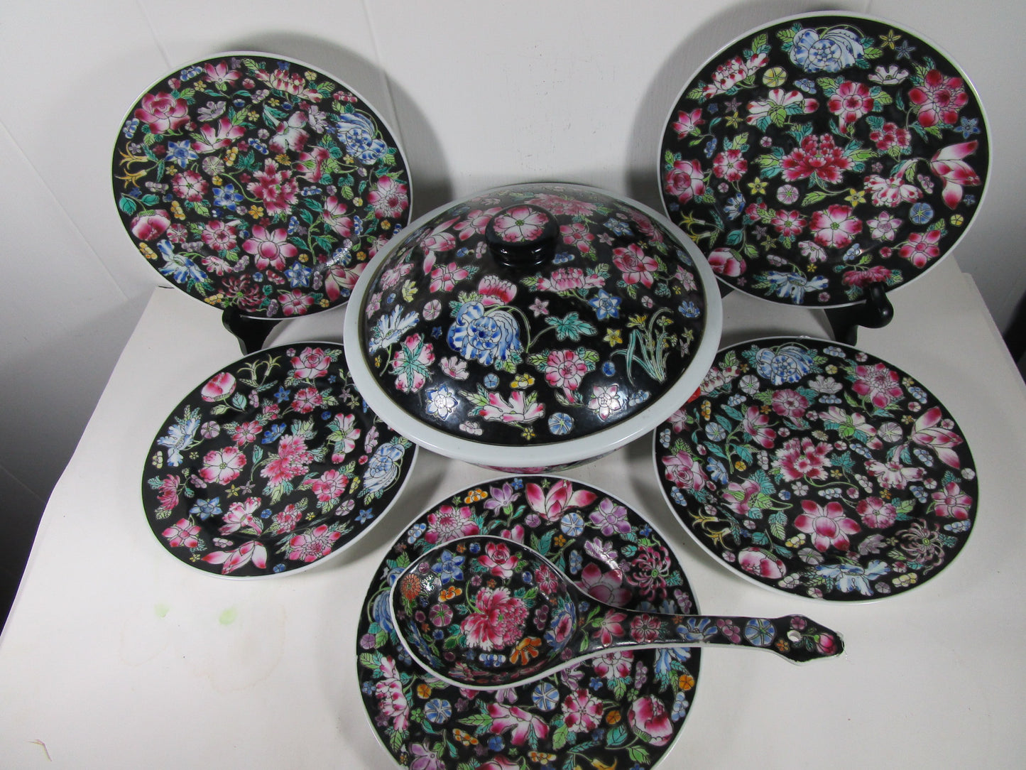 Famille Noire Millefleur China Tureen Serving set Thousand flowers