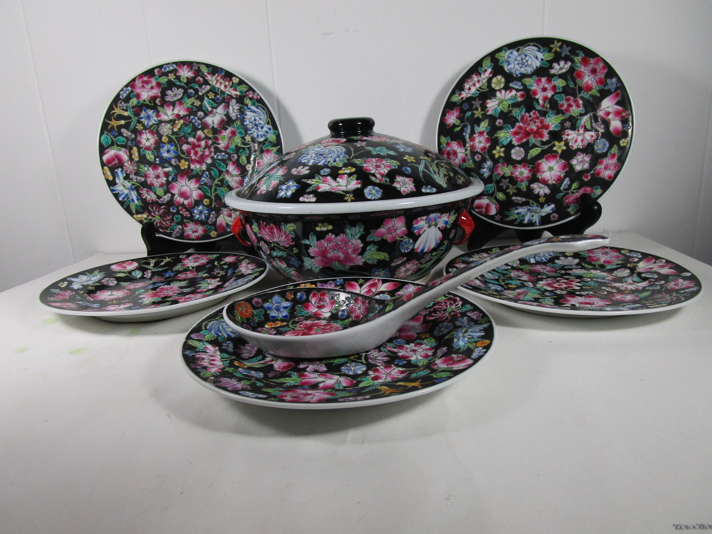 Famille Noire Millefleur China Tureen Serving set Thousand flowers