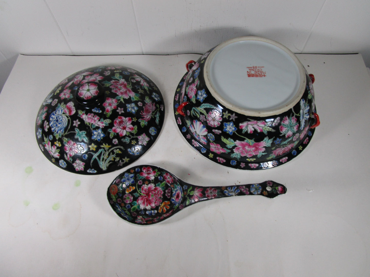 Famille Noire Millefleur China Tureen Serving set Thousand flowers