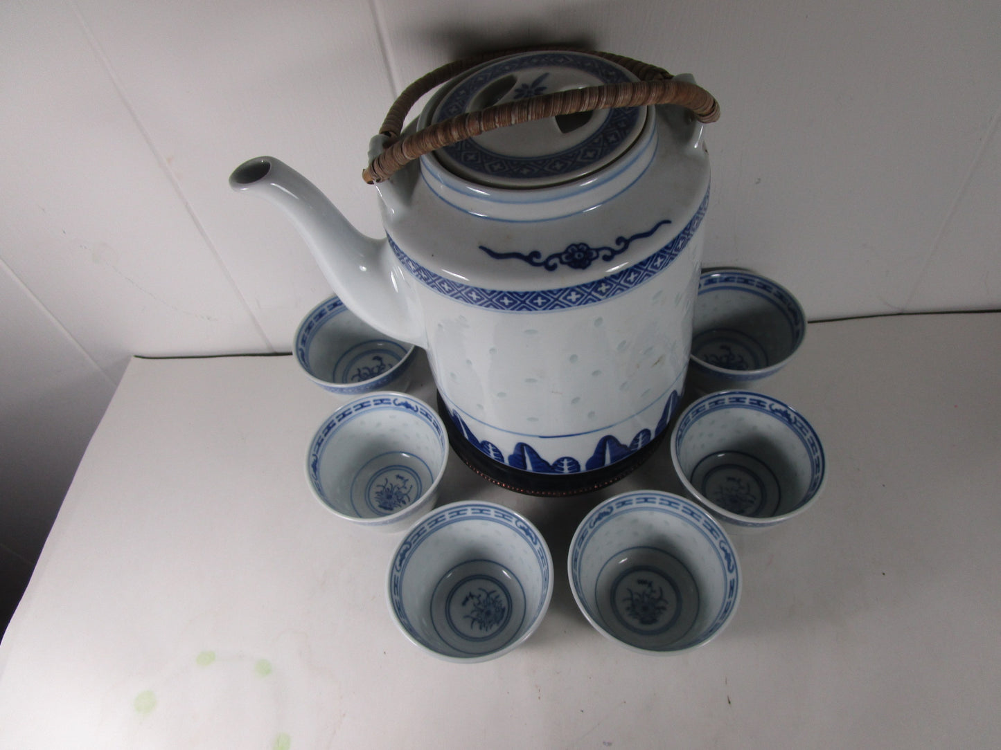 china  Rare rice grain double ratan handle tea pot  6 Chrysanthemum Cups