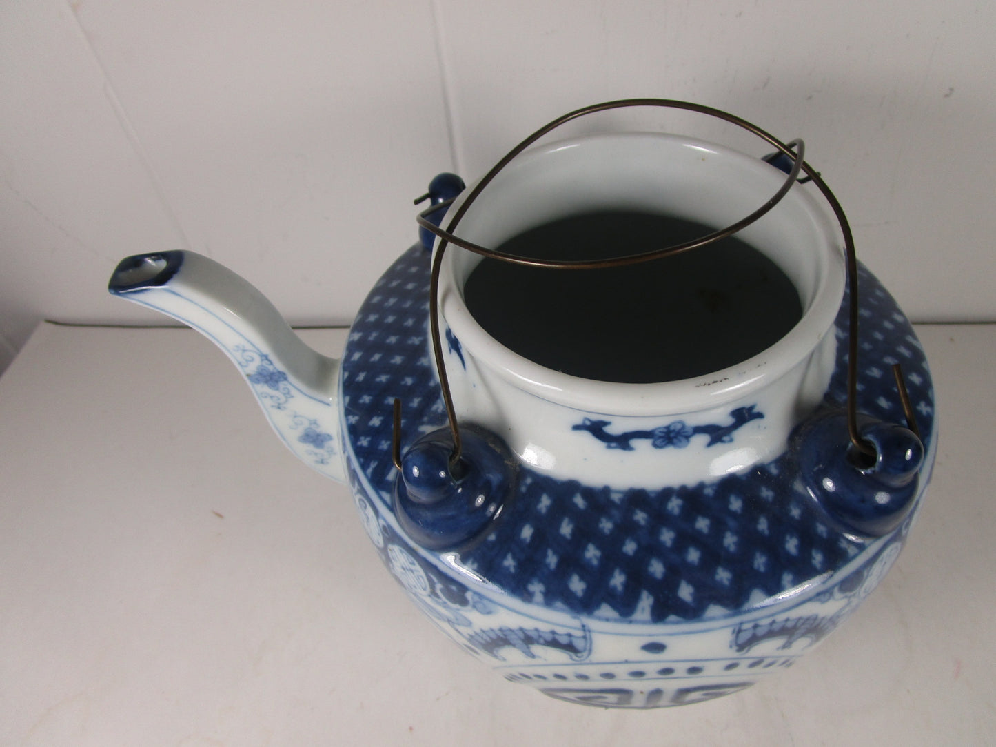 19th Century Chinese export blue and white teapot, Double Happiness era