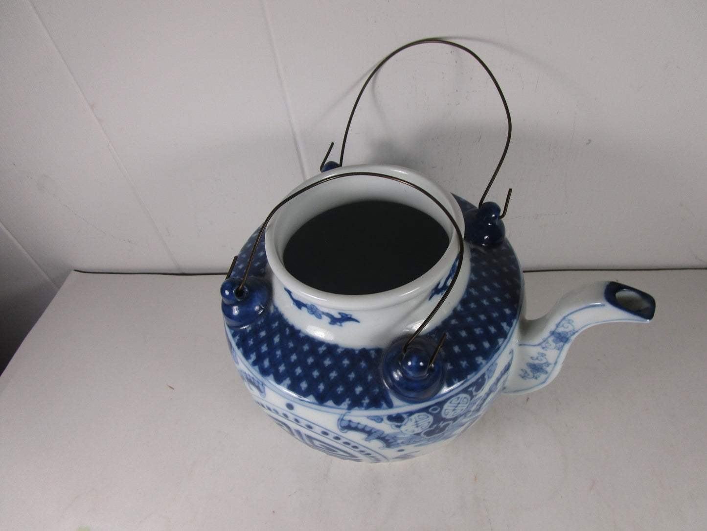 19th Century Chinese export blue and white teapot, Double Happiness era