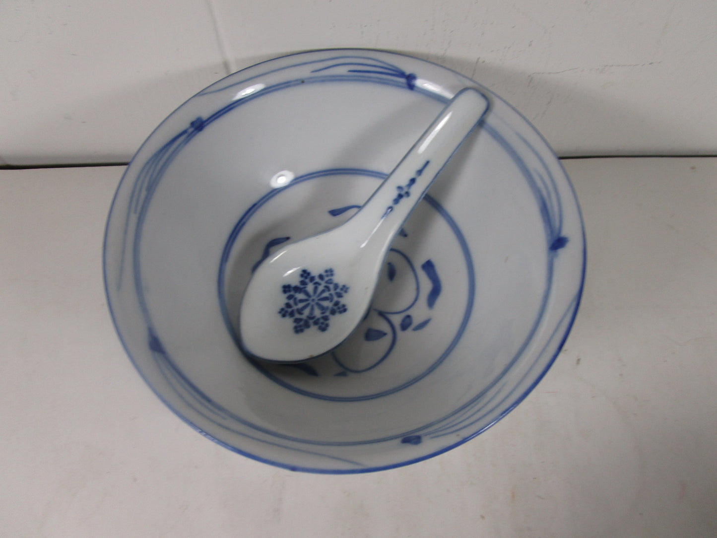 Vintage 19th era Blue White Chinese Bowl  spoon Made in China Rare set 4