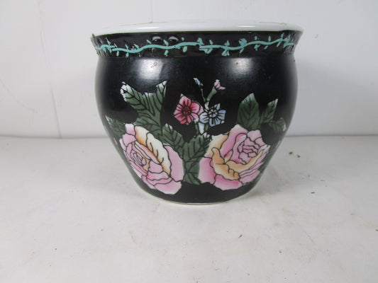 Antique Famille nori hand painted black porcelain pot